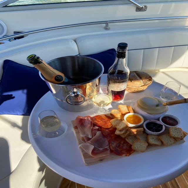 Porto: Douro River Boat Tour w/ Portuguese Wines & Tasting - Who will enjoy this cruise most?