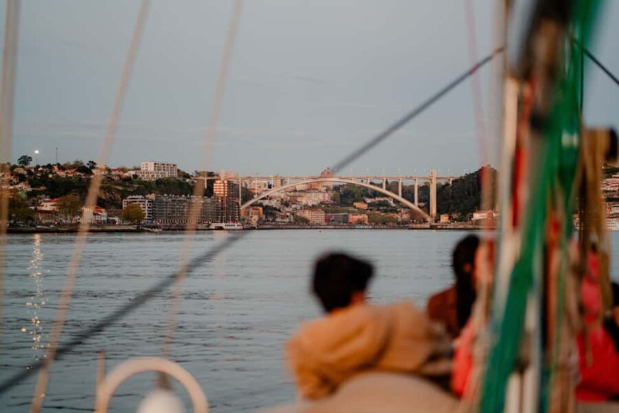 Porto Douro River Cruise: Sunny Day & Peaceful Sunset - From Arrábida Bridge to Palácio de Cristal