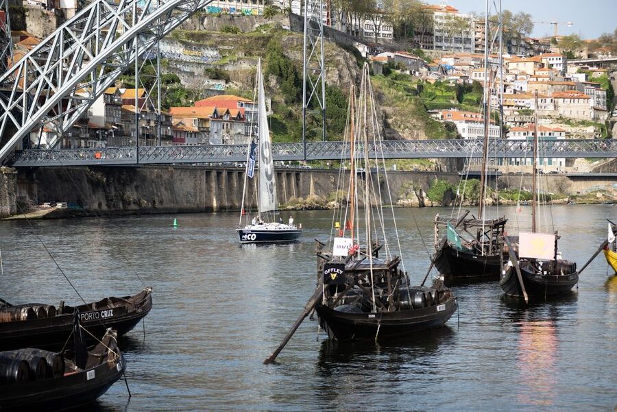 Porto Douro River Cruise: Sunny Day & Peaceful Sunset - Port wine, snacks, and the onboard setup