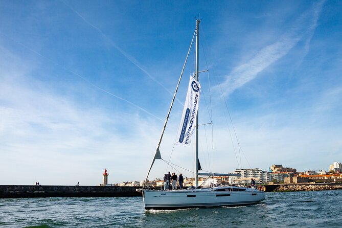 Porto Douro River Cruise With Port Wine - Daytime or Sunset - Six bridges, old churches, and the Porto waterfront