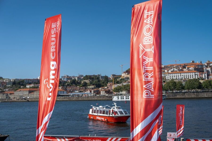 Porto: Douro River Party Boat with Sunset Option & 6 Bridges - Booking and arrival advice