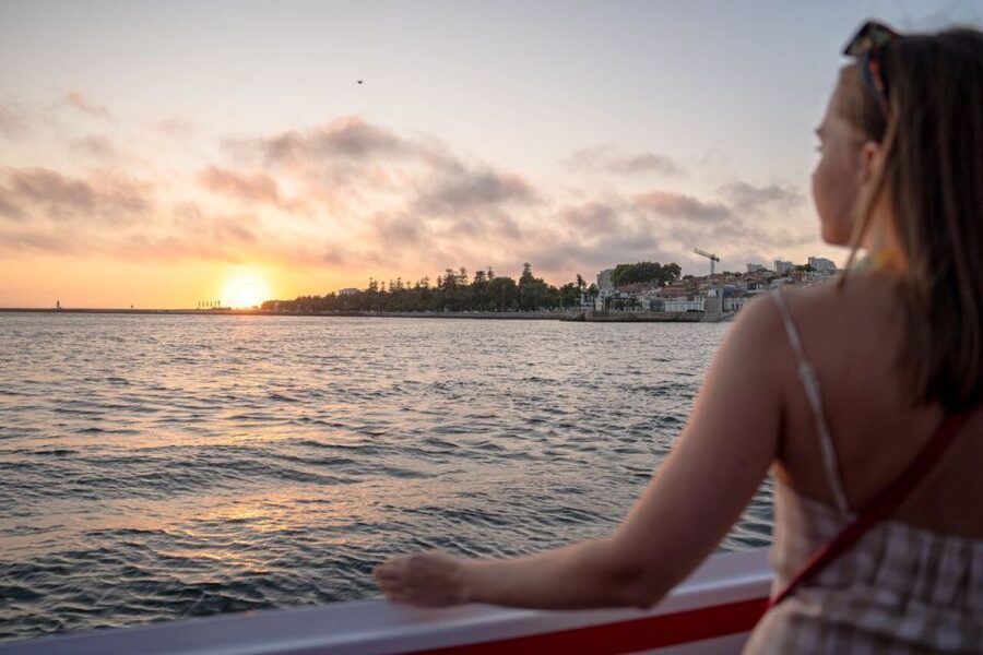 Porto: Douro River Party Boat with Sunset Option & 6 Bridges - Is the boat comfortable for everyone?
