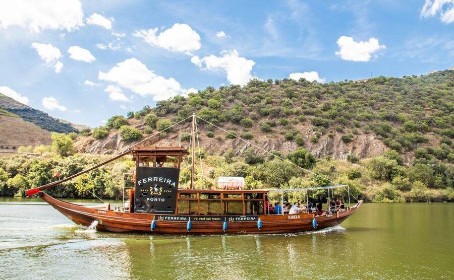 Porto: Douro Valley History & Wine Tour with Cruise & Lunch - Pinhão and the one-hour Rabelo boat cruise