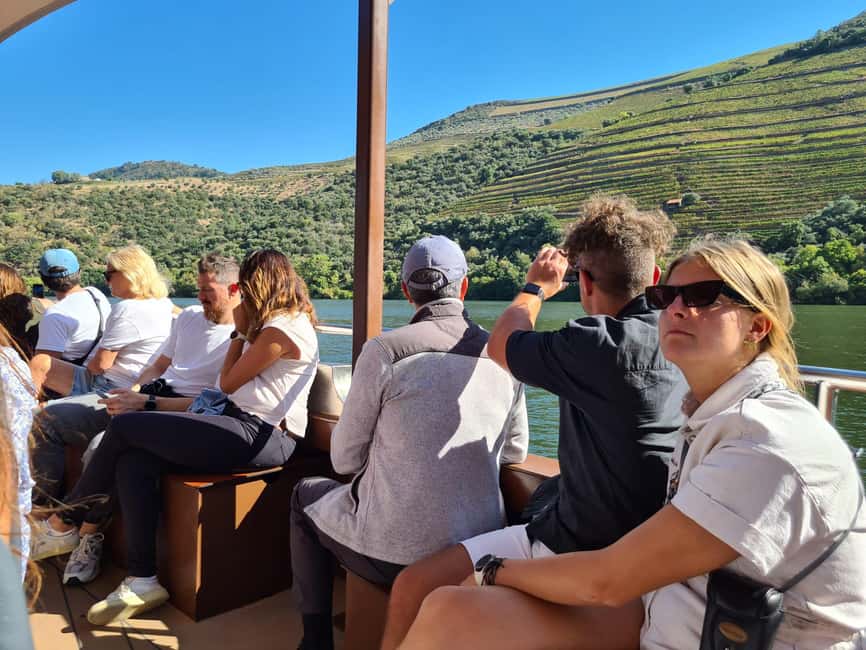 Porto: Douro Valley Tour at 2 Wineries with Lunch and Cruise - Pinhão and the 50-minute Rabelo cruise