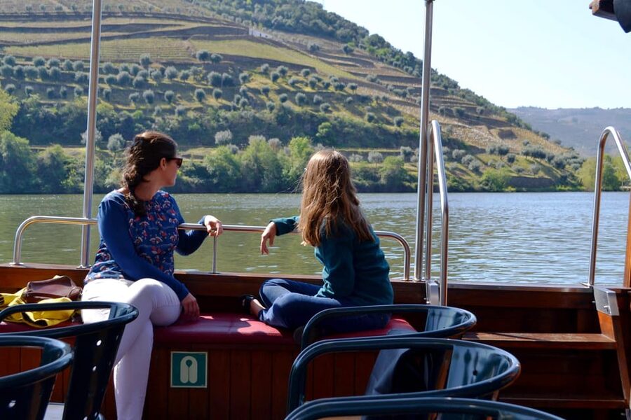 Porto: Douro Valley Vineyards Tour with Lunch & River Cruise - Key points at a glance