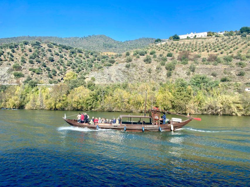 Porto: Douro Valley Wine Tour with Tastings, Boat, and Lunch - The country house lunch in the Douro Valley