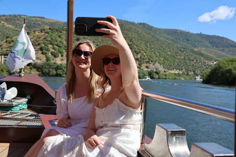 Porto: Douro Valley with Small Wineries, Lunch and Boat Tour - Why small wineries change the feel of the day