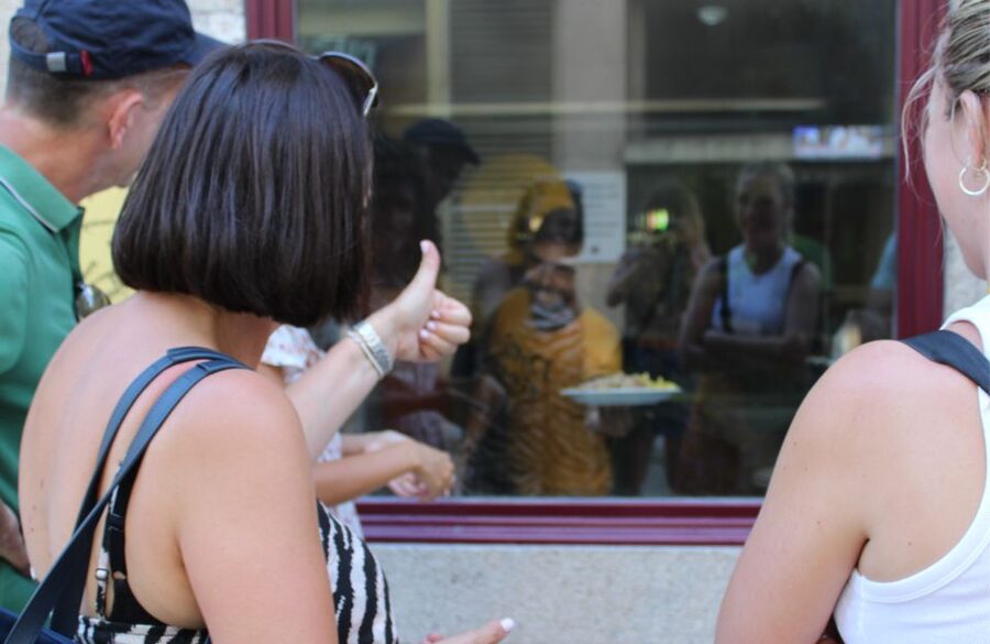 Porto: Food Tour with Tastings - What the guides add to the experience