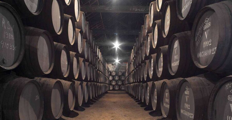 Porto: Graham's Port Lodge Tour with Premium Wine Tastings - Why Graham’s Lodge is worth the uphill trip