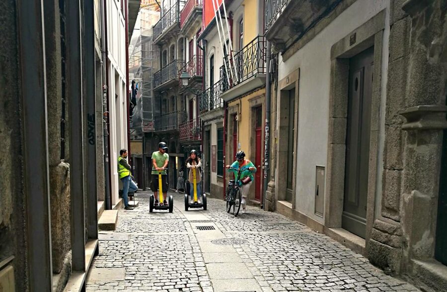 Porto: Guided 3-Hour Best of Tour by Segway - São Bento station and a small challenge