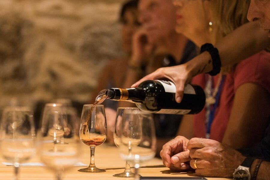 Porto: Guided Tour and Tasting of 3 Port Wines at Poças - Key points to know before you go