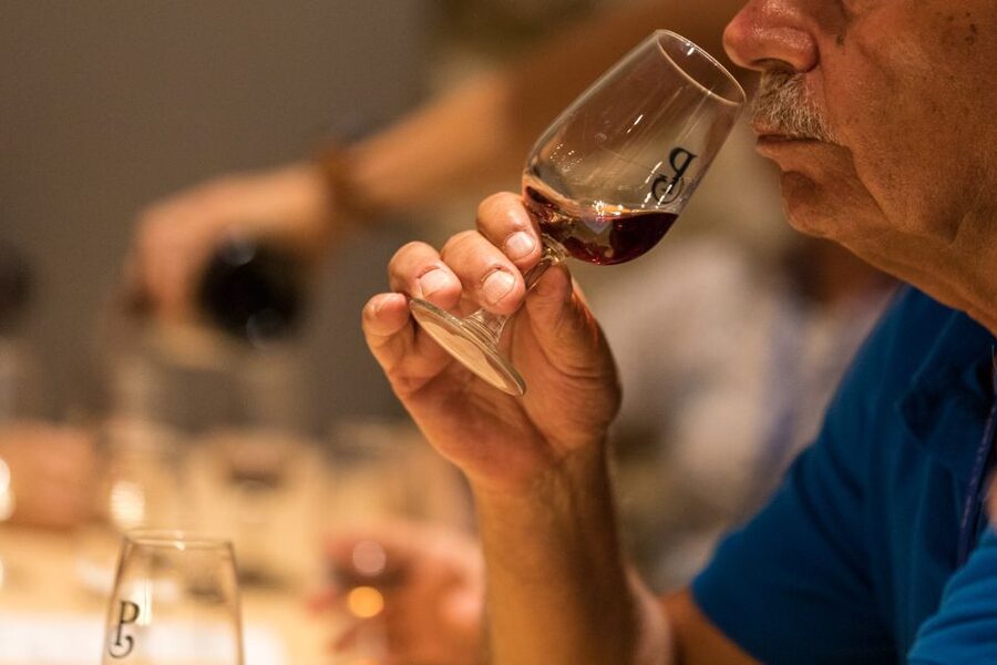 Porto: Guided Tour and Tasting of 3 Port Wines at Poças - The guide makes or breaks the 90 minutes