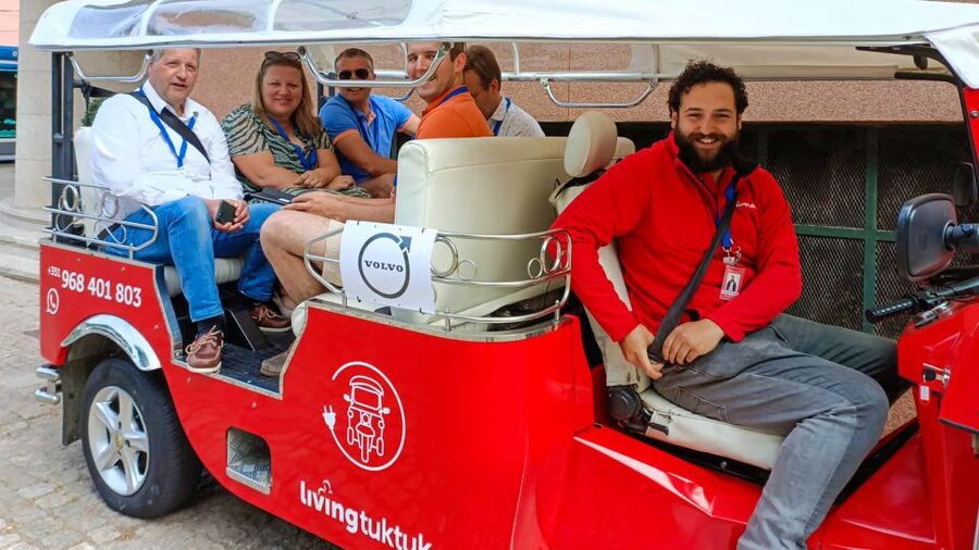Porto: Guided Tour by Tuk-Tuk & Optional Douro River Cruise - Guide quality and the local details that matter