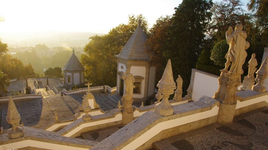 Porto: Guimarães & Braga Tour with Entry Tickets and Lunch - Bom Jesus do Monte and its 581 steps