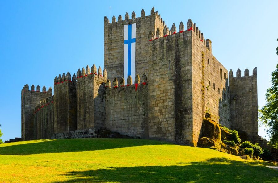 Porto: Guimarães & Braga Tour with Entry Tickets and Lunch - A traditional northern Portuguese lunch