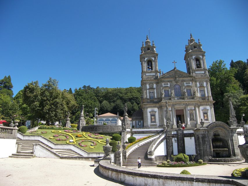 Porto: Guimarães & Braga Tour with Entry Tickets and Lunch - Guimarães Castle and Portugal’s early monarchy