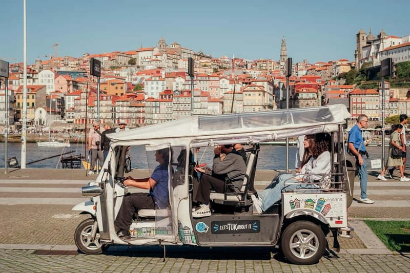 Porto Half Day Tuk Tuk Tour Clérigos, Seaside and Viewpoints - Starting at Avenida dos Aliados and Batalha Square