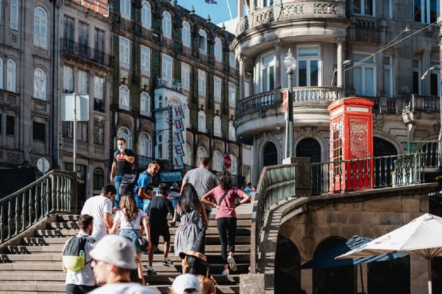 Porto: Harry Potter and City of Porto Guided Walking Tour - Who should book this experience?
