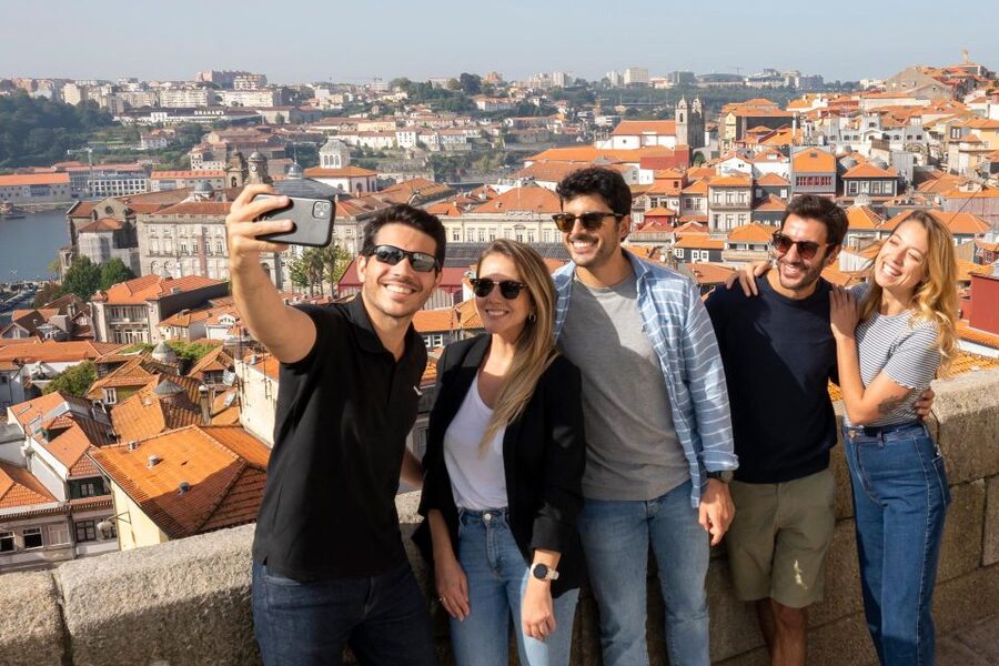 Porto: Helicopter Ride, Guided Walking Tour & River Cruise - Who should book this tour