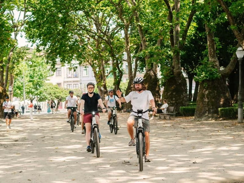 Porto: Highlights in 3 Hours E-Bike Tour - Gaia, the river, and Serra do Pilar