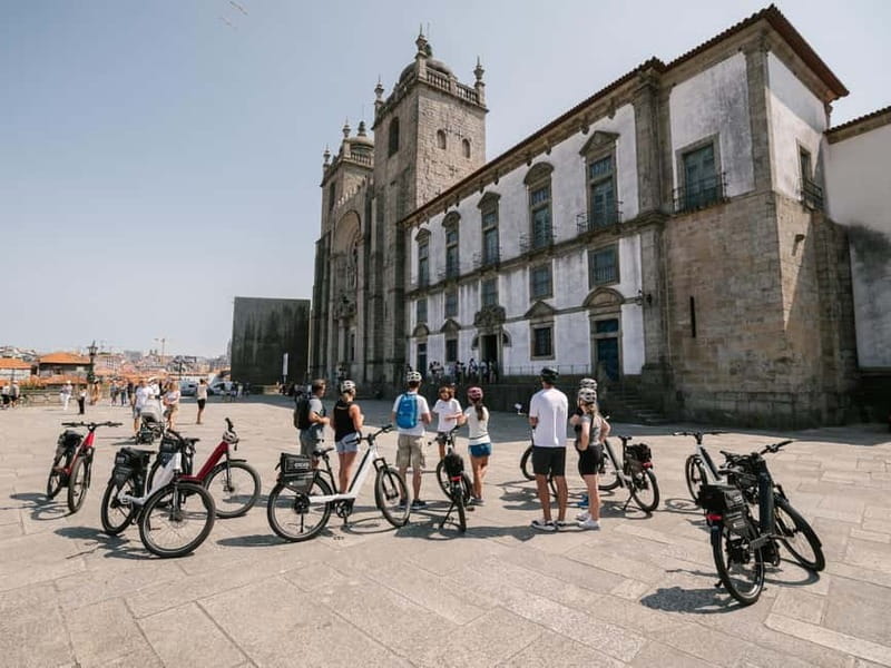 Porto: Highlights in 3 Hours E-Bike Tour - Porto Cathedral and the upper city