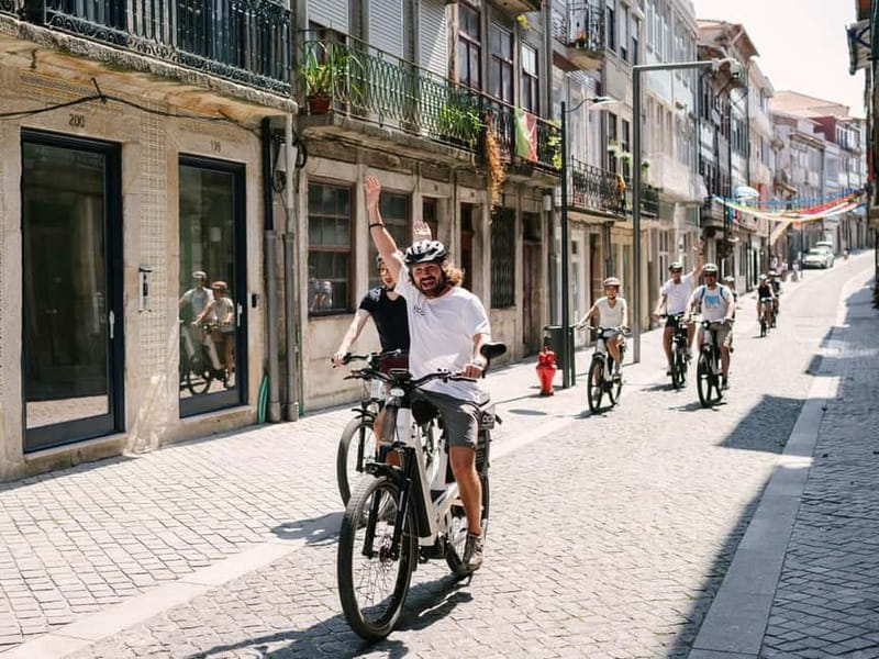 Porto: Highlights in 3 Hours E-Bike Tour - Clérigos, gardens, and a quieter side of Porto