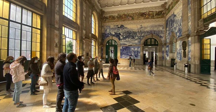 Porto: Historical Center Walking Tour - Starting in Sé, where Porto feels oldest