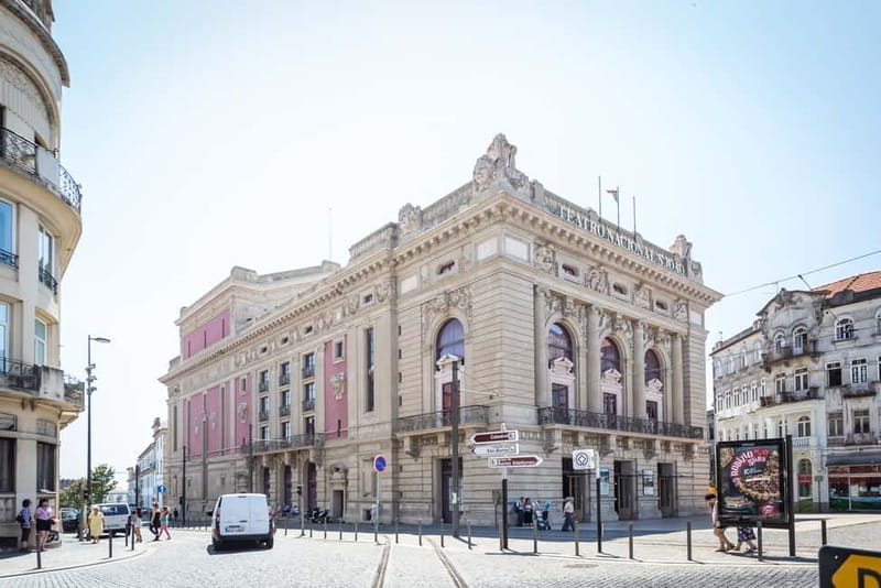 Porto: Magic Train Tour and Port Wine Cellar with Tastings - Returning through Porto’s streets