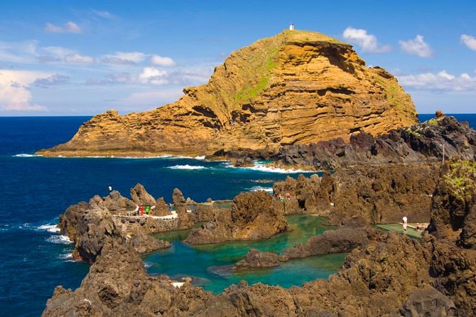 Porto Moniz - Natural Swimming Pools - What the guides add to the day