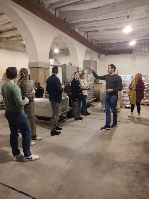 Porto: Port and Douro Wine Walking Tour with 9 Tastings - Solar dos Dragos adds Douro table wines