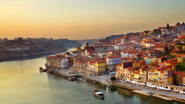 Porto: Port Wine Tour with 7 Port Tastings - Two smaller producers show another side of Gaia