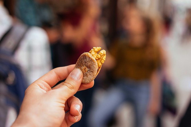 Porto Private Food and Drink Tasting Tour with Local - Guides make the biggest difference