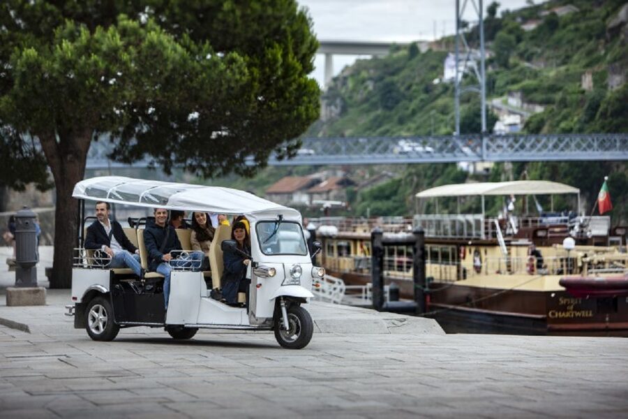Porto: Private Sightseeing Tour by Electric Tuk Tuk - Comfort, cobbles, and who should skip it