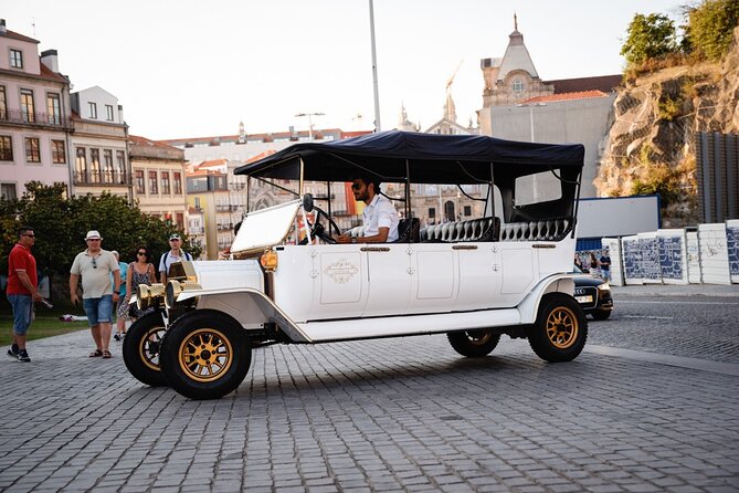 Porto:Private Tour of the Historic City in a Classic Ford T - The Serra do Pilar payoff