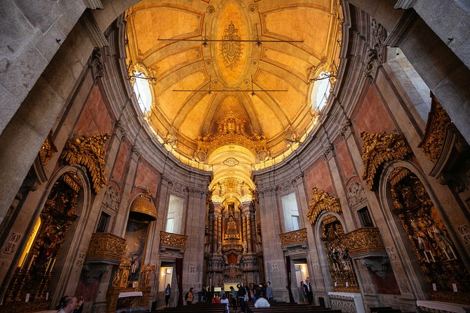 Porto PRIVATE TOUR With Locals: Highlights & Hidden Gems - The local snack and advice that continue after the walk