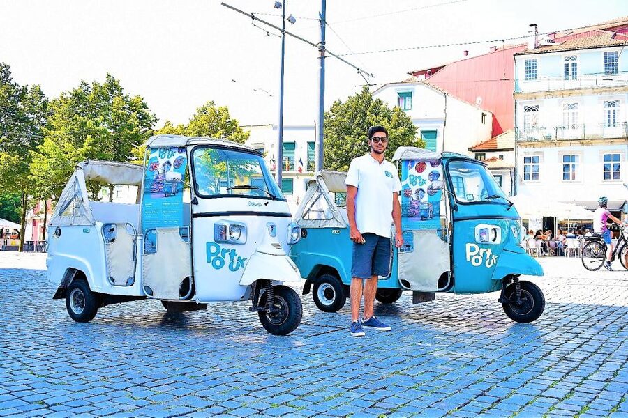 Porto: Private Tuk-Tuk Tour with Short Walks and Wine - Crossing the Dom Luís I Bridge