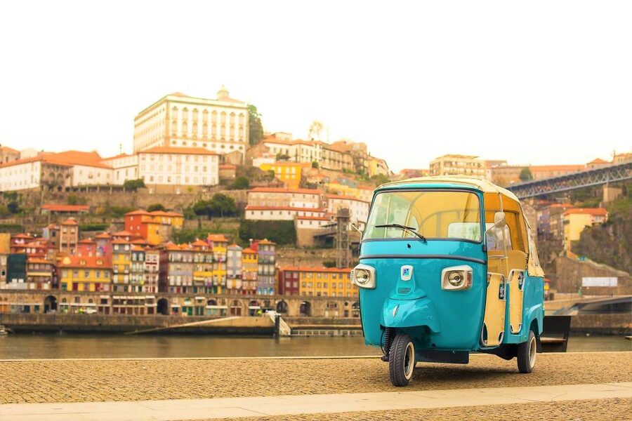 Porto: Private Tuk-Tuk Tour with Short Walks and Wine - What the private tuk-tuk changes