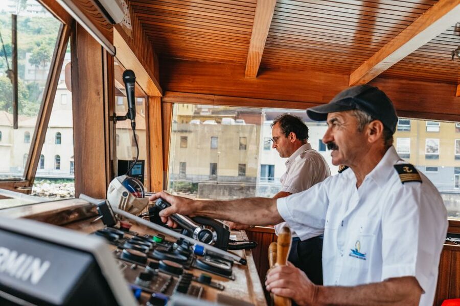 Porto: River Douro 6 Bridges Cruise - Continuing toward Foz do Douro