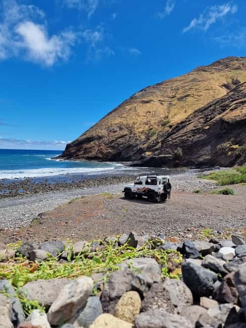 Porto Santo: Island Highlights 4x4 Tour with Hotel Transfers - Portela Viewpoint and Serra de Dentro