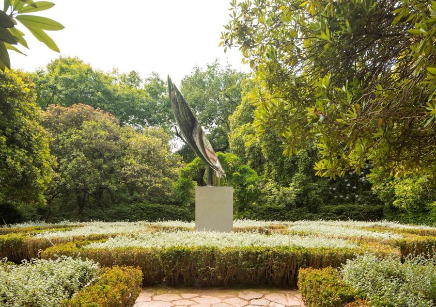 Porto: Serralves Park Entry Ticket - Walking through 18 hectares of plants