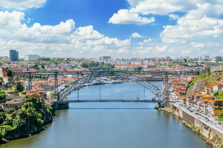 Porto: Six Bridges Cruise - The riverbanks of Porto and Vila Nova de Gaia