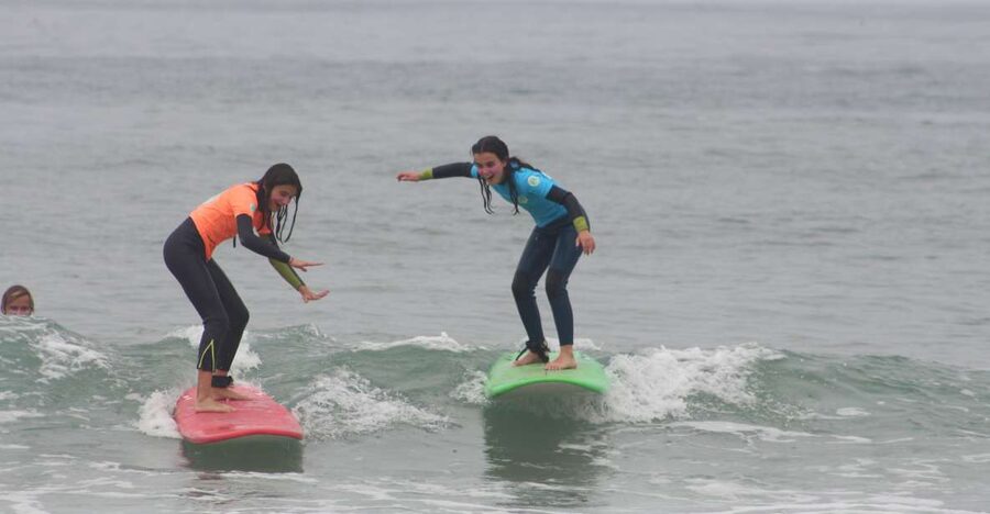 Porto: Small Group Surf Lesson with Transportation - Learning the basics before the water