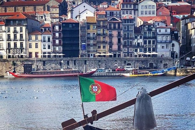Porto to Lisbon Up to 4 Stops: Aveiro, Nazare, Fatima & Obidos - Aveiro and Costa Nova: canals, boats, and sweets