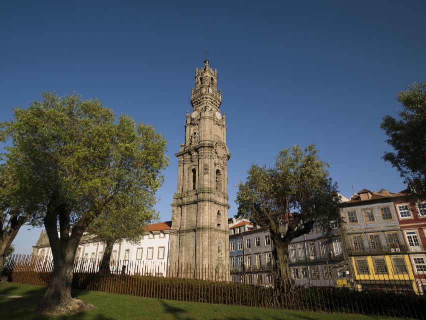 Porto: Torre dos Clerigos Entrance Ticket - Climbing the 225 steps