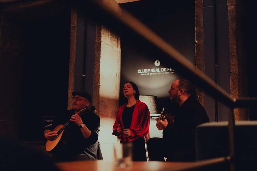 Porto: Traditional Fado Show with Welcome Drink - Why this small Fado show works so well