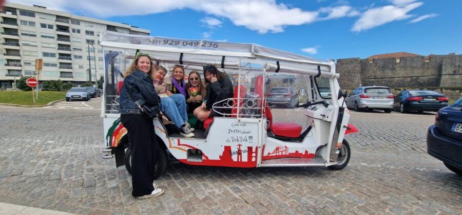 Porto: Tuk tuk Tours with Port Wine Tasting - Guides, stories, and the human side of the ride
