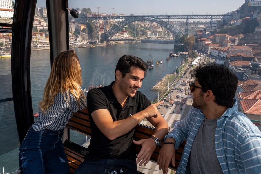 Porto: Walking Tour, Lello Bookshop, Boat and Cable Car - Dom Luís I Bridge and the ride down to the river