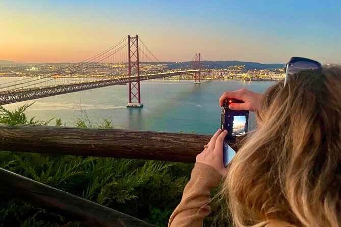Private Lisbon-Arrábida Wine Tour: 3 Wineries, Coast & Heritage - What the guides add to the day