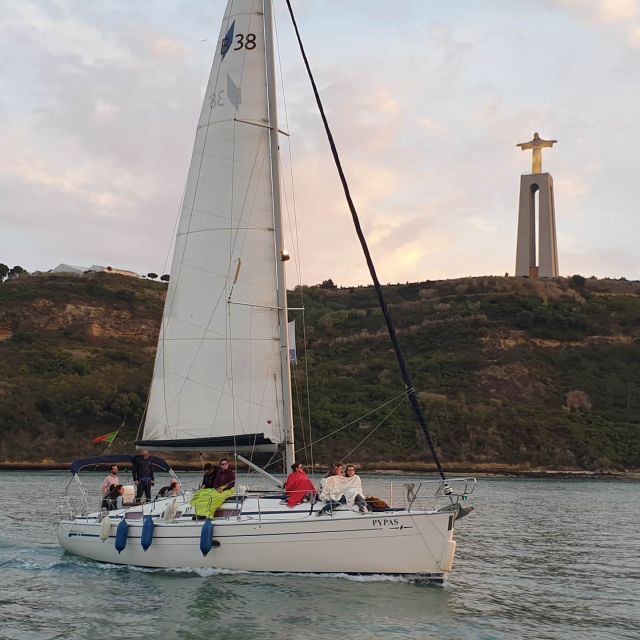 Private Lisbon Sightseeing Sailing Boat Tour with Locals - Key points to know before you book