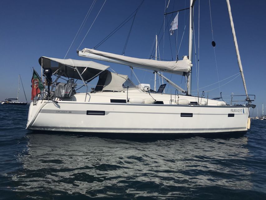 Private Romantic cruise with sparkling wine- 2-Hour- Lisbon - Setting sail from the Tagus River